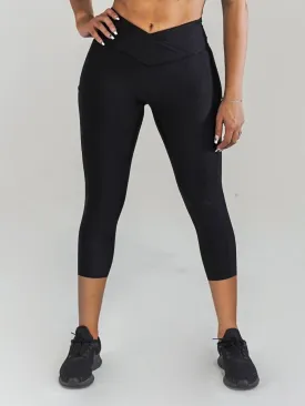 Pristine Pocket Capri Leggings | CLASSIC BLACK