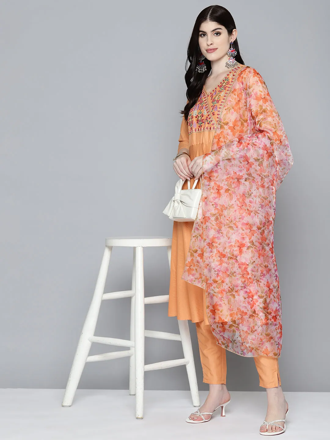 Women Embroidered Thread Work Kurta & Trousers With Dupatta